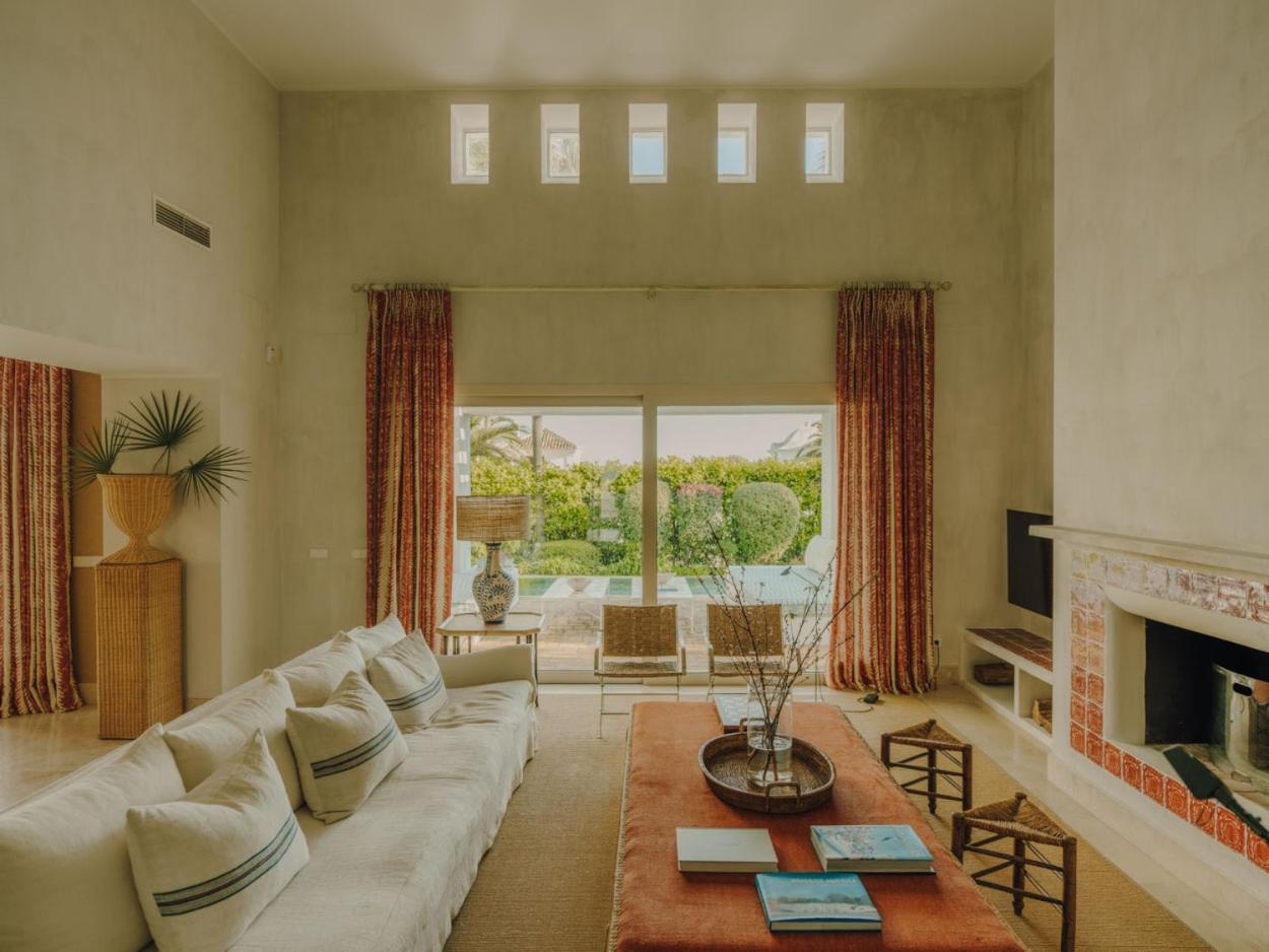 Four-Bedroom Villa Private Pool